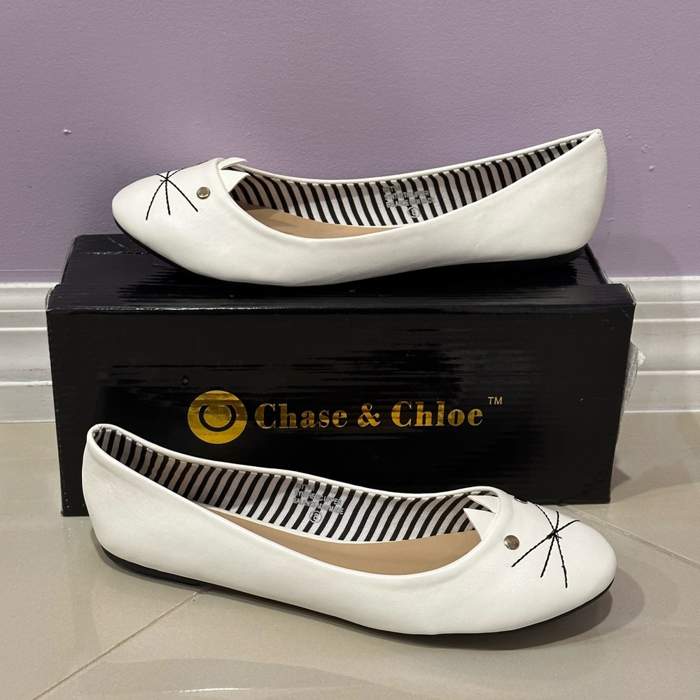 NIB Chase and Chloe ‘Kitty’ White Flats - Picture 7 of 12